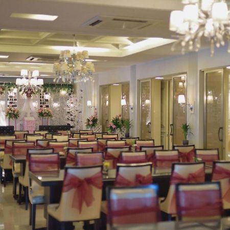 Hotel Gajahmada Pontianak Exteriér fotografie